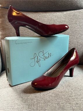 LifeStride Women’s Parigi Faux Patent Leather 9M Pumps in Dark Cherry